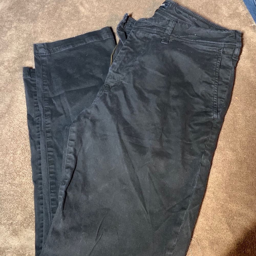 American Eagle men’s black khaki pants